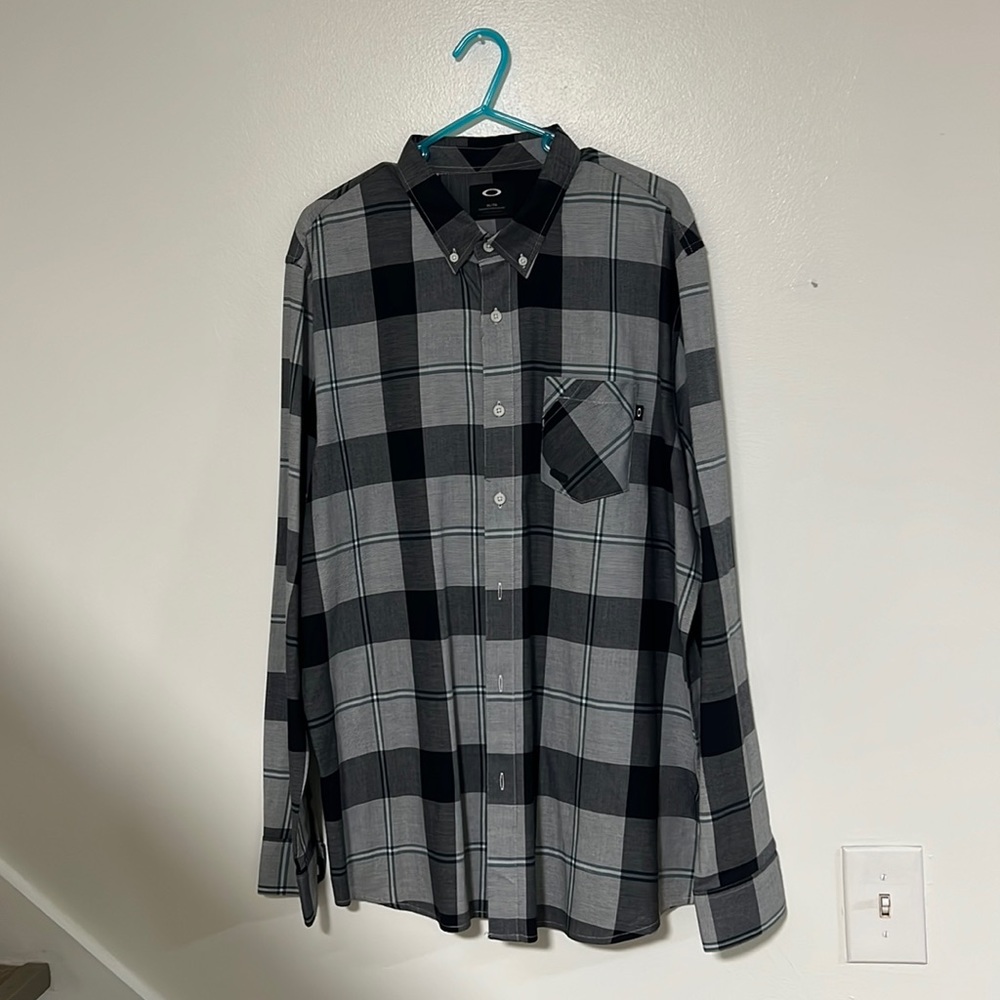 Men’s XL long sleeve button up